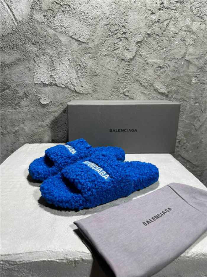 BLCG SLIPPERS