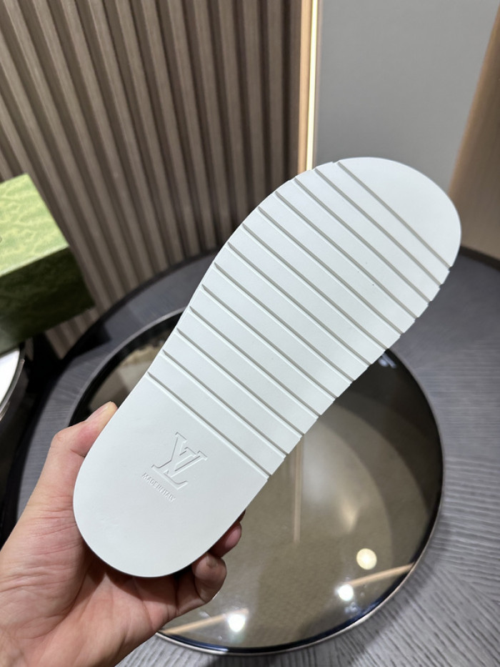 GUCC SLIPPERS