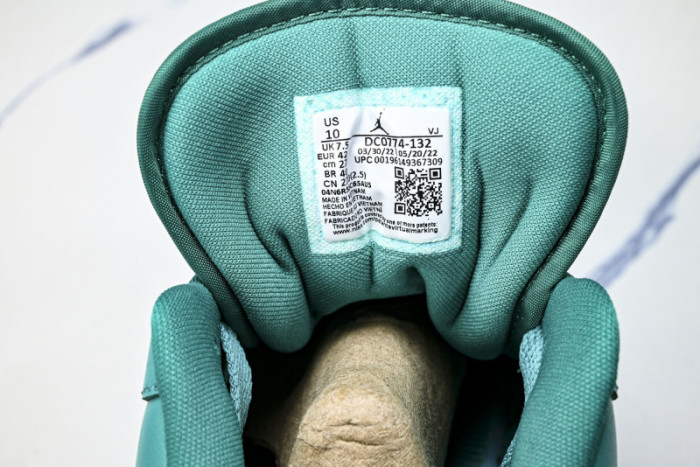 Air Jordan 1 Low  DC0774-132