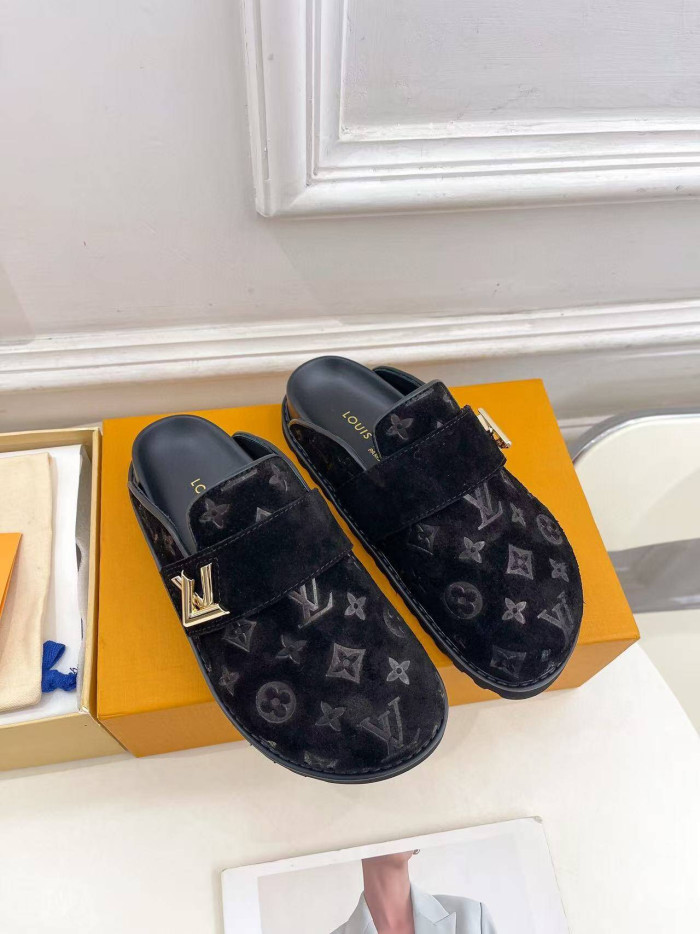 LV SLIPPERS