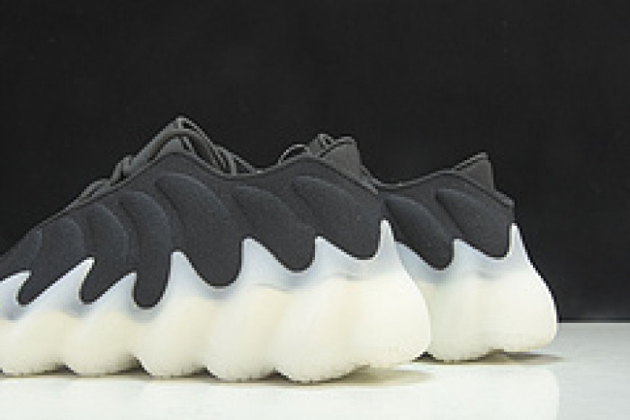ad*s Y**zy boost 400 h68031