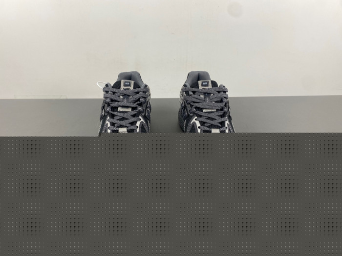New Balance  M1906RES