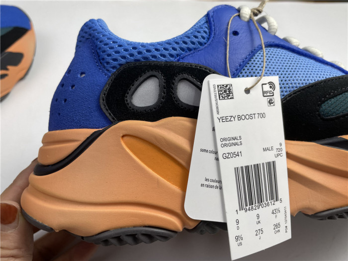 ad*s Y**zy boost 700  gz0541
