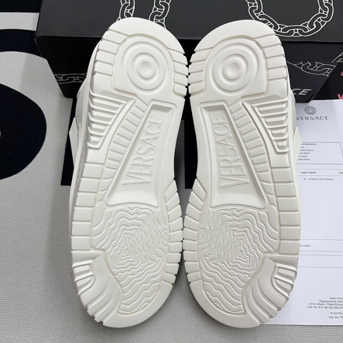 VERS SNEAKERS