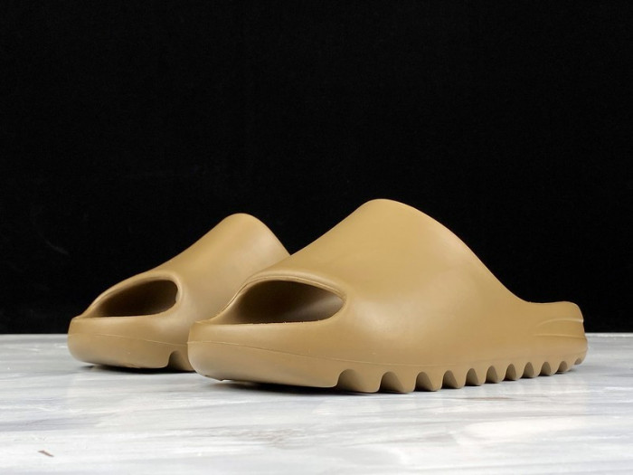 Y**zy slide earth brown  fv8425