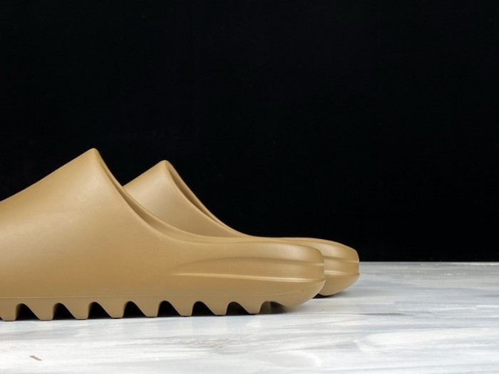 Y**zy slide earth brown  fv8425