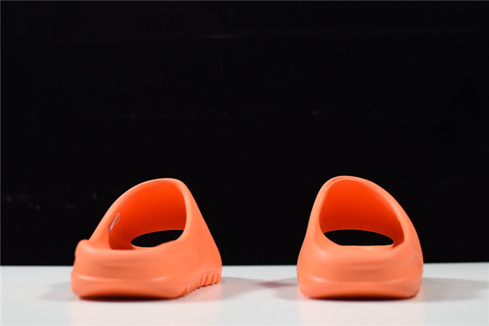 ad*s Y**zy slide bone fy7497