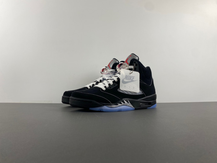 Air Jordan 5 “Black Metallic Reimagined”  HF3975-001