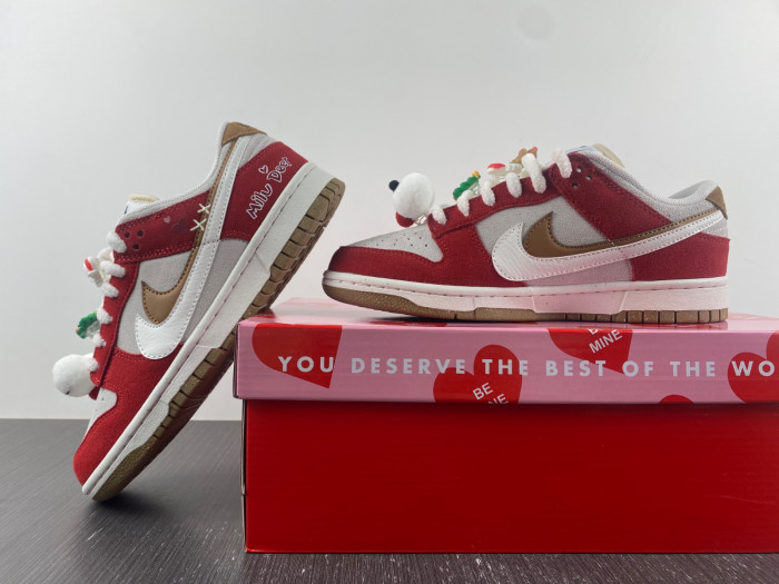 Nike Dunk Low se 85 Merry Christmas DO9457-112
