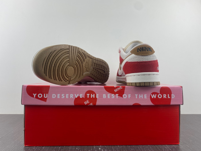 Nike Dunk Low se 85 Merry Christmas DO9457-112
