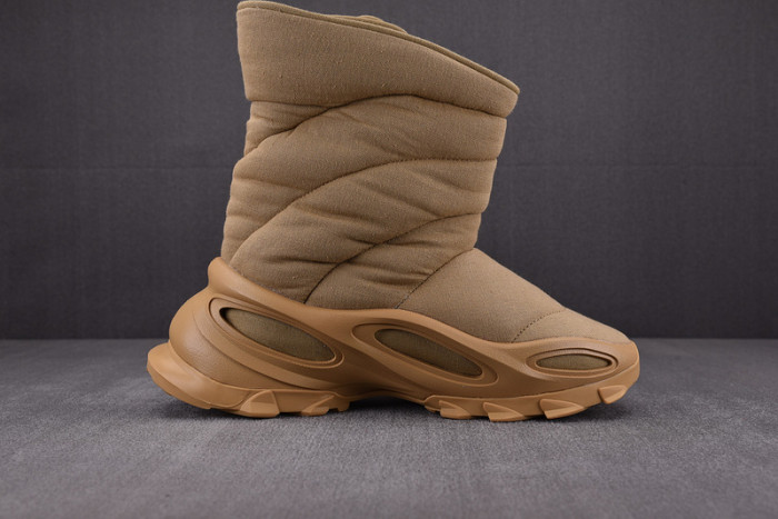 Y**zy nsltd boot  ‘khaki’   gx0054