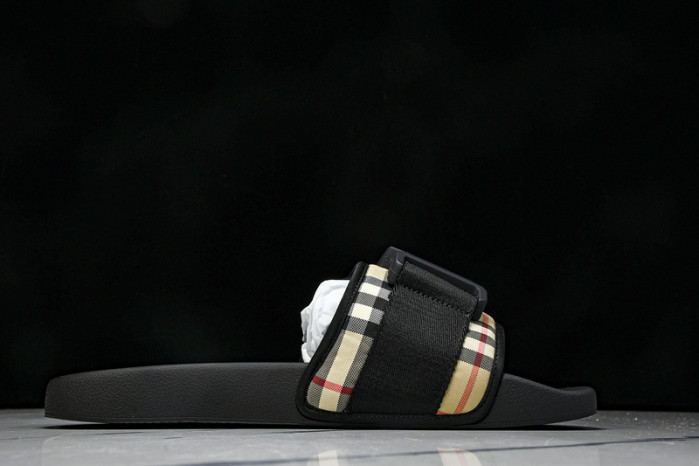 BURBERRY Slide