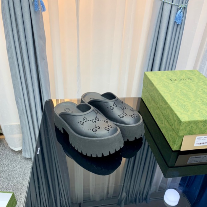 GUCC SLIPPERS