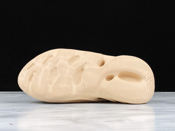 Y**zy foam runner fy- 4567