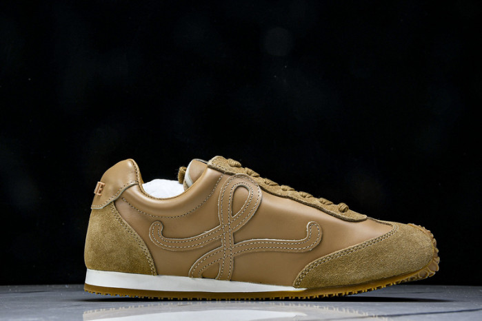 L*0ewe Ballet Runner  LW-FOR16