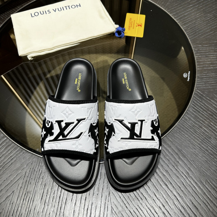 LV SLIPPERS