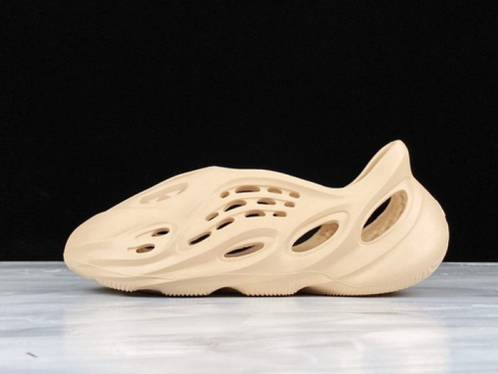 Y**zy foam runner fy- 4567