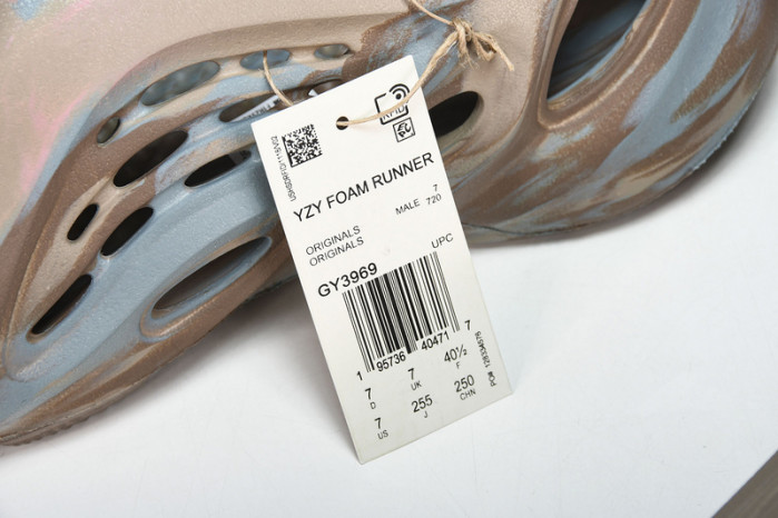 ad*s Y**zy foam runner  gy3969