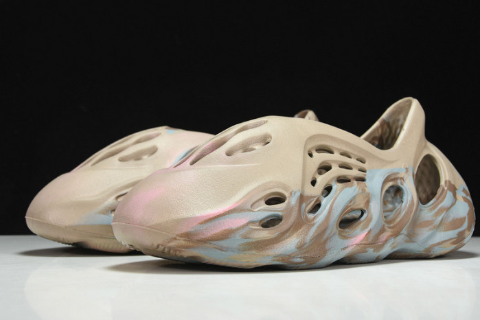 ad*s Y**zy foam runner  gy3969