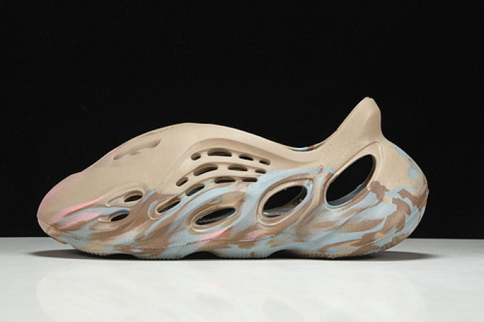 ad*s Y**zy foam runner  gy3969