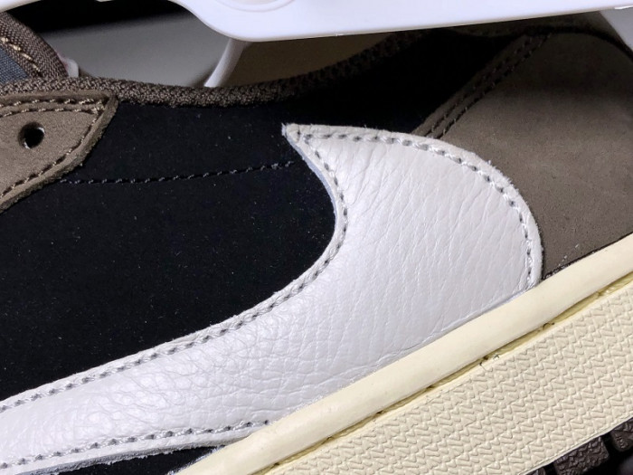 TRAVIS SCOTT NIKE AIR MAX 1 WHEAT DO9392-700