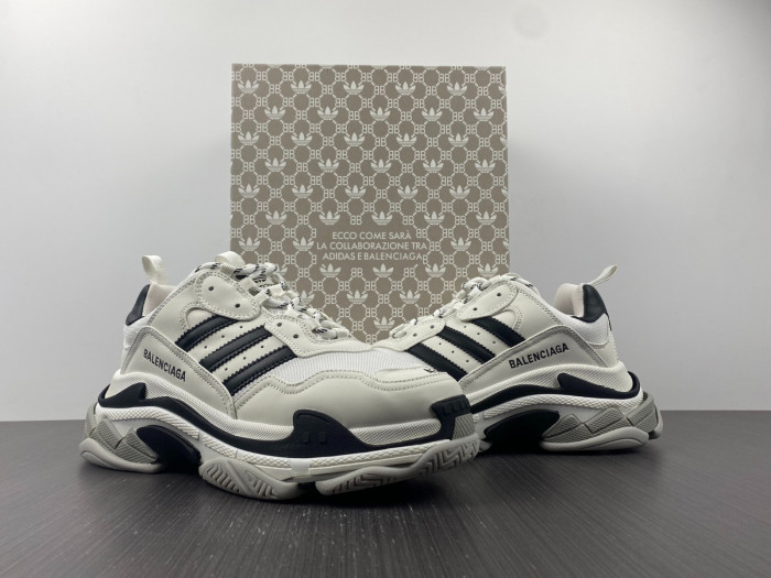 blcg  ×   Ad*s  yeeshoes042102