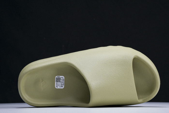 ad*s Y**zy slide  fz5904