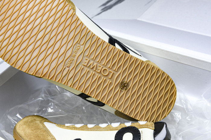 L*0ewe Ballet Runner  LW-FOR15