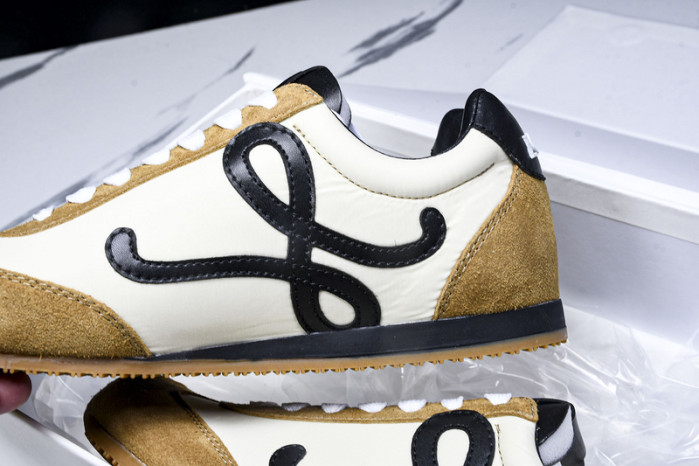 L*0ewe Ballet Runner  LW-FOR15