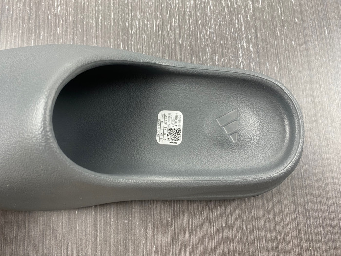 ad*s Y**zy slides 
