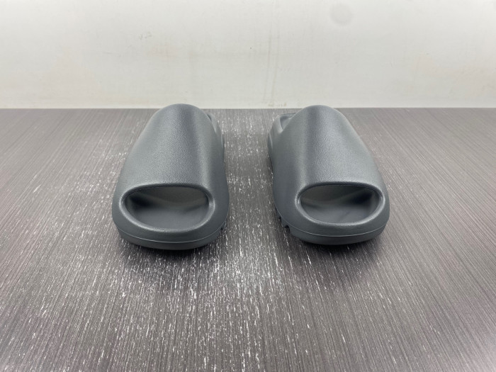 ad*s Y**zy slides 