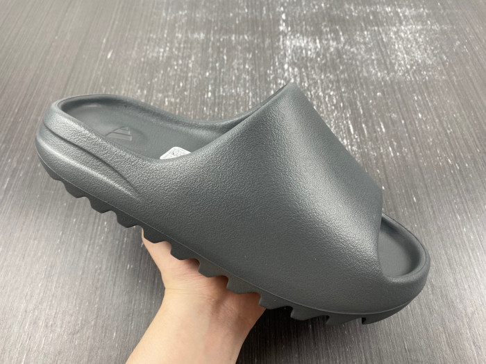 ad*s Y**zy slides 