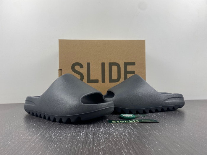 ad*s Y**zy slides 