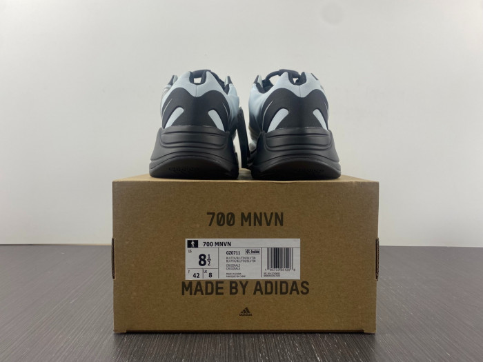 ad*s Y**zy boost 700 gz0711