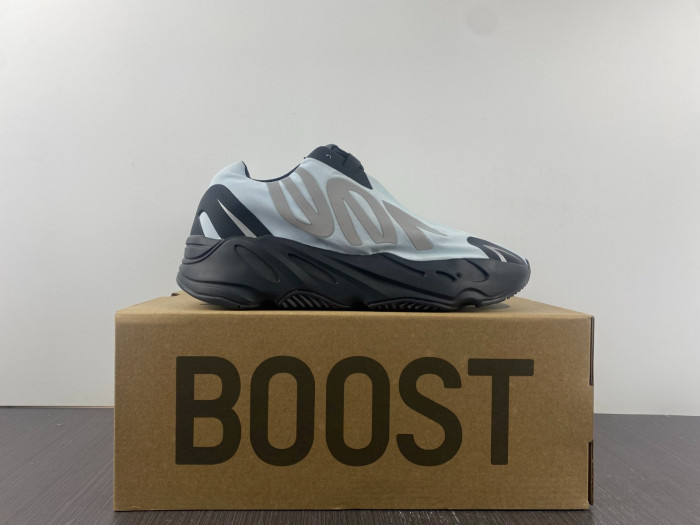 ad*s Y**zy boost 700 gz0711