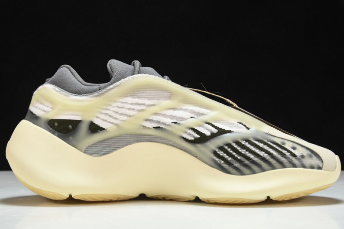ad*s Y**zy 700 v3  fade id1674