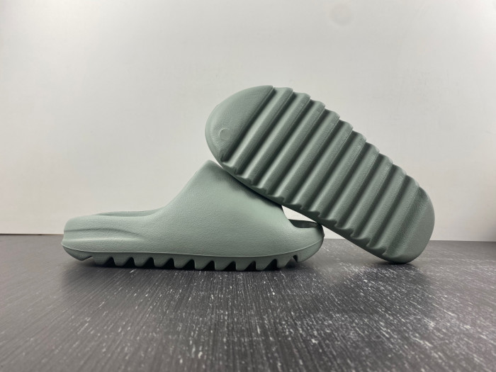 Y**zy slide  id5480