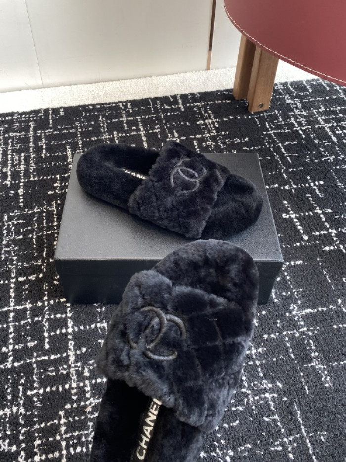 CH*NEL SLIPPERS
