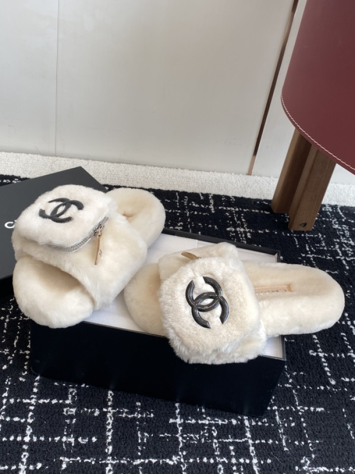 CH*NEL SLIPPERS