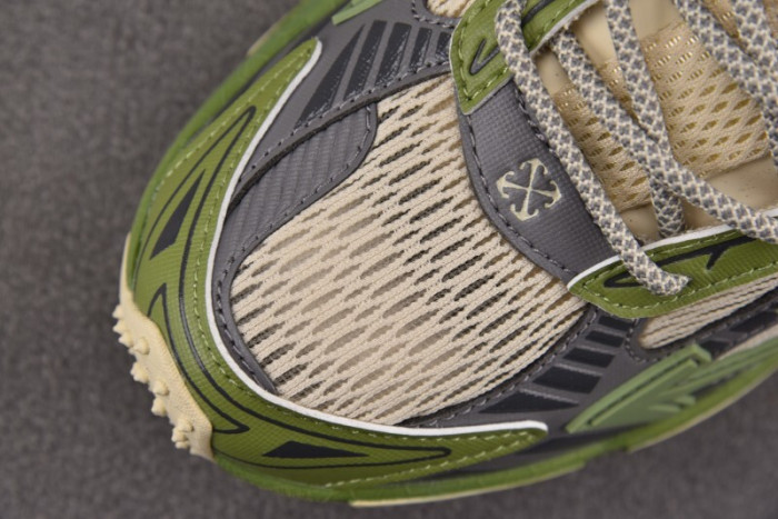 OF C/O  SNEAKER  FOR-082101