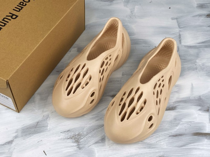 Y**zy foam runner fy- 4567