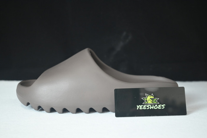 Y**zy slide  g55495