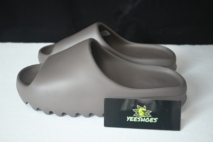 Y**zy slide  g55495