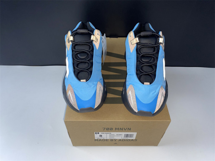 ad*s Y**zy boost 700 mnvn bright cyan gz3079