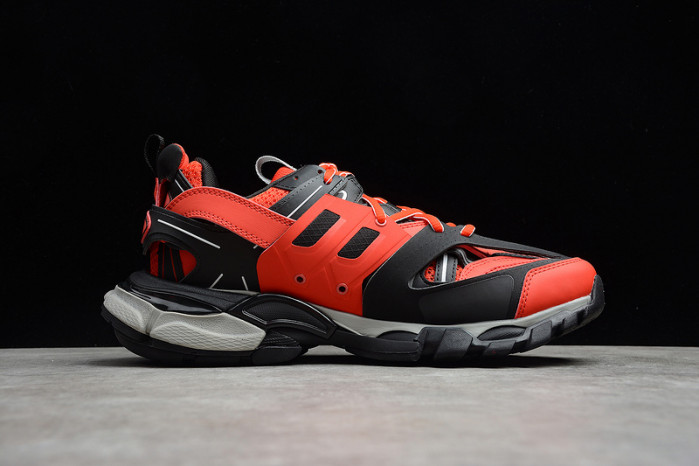 BLCG Track Trainer  Red And Black 542023 W1GB8 5201