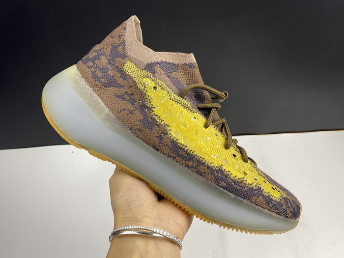 ad*s Y**zy boost 380 