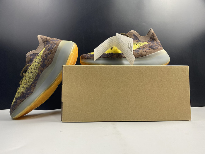 ad*s Y**zy boost 380 