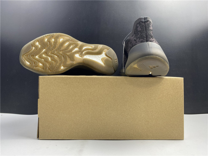 ad*s Y**zy boost 380 “onyx” reflective h02536