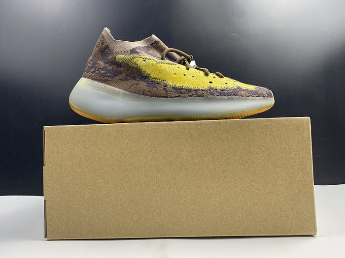 ad*s Y**zy boost 380 