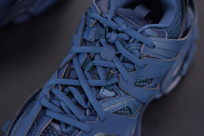 BLCG Track Trainer Dark Navy 542023 W2LA1 4107